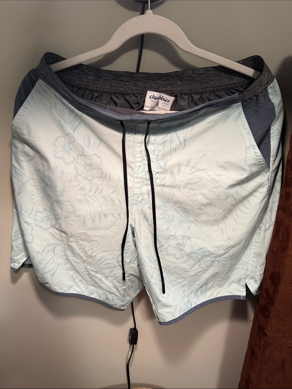 chubbies Pale Blue Floral Hybrid Shorts with Charcoal Trim